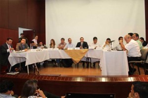 Gobernador solicitó a parlamentarios y a la Nación efectiva inversión en vías