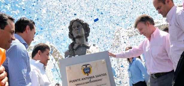 Presidente Santos acaba de inaugurar puente ‘Antonia Santos Plata’, en Girón